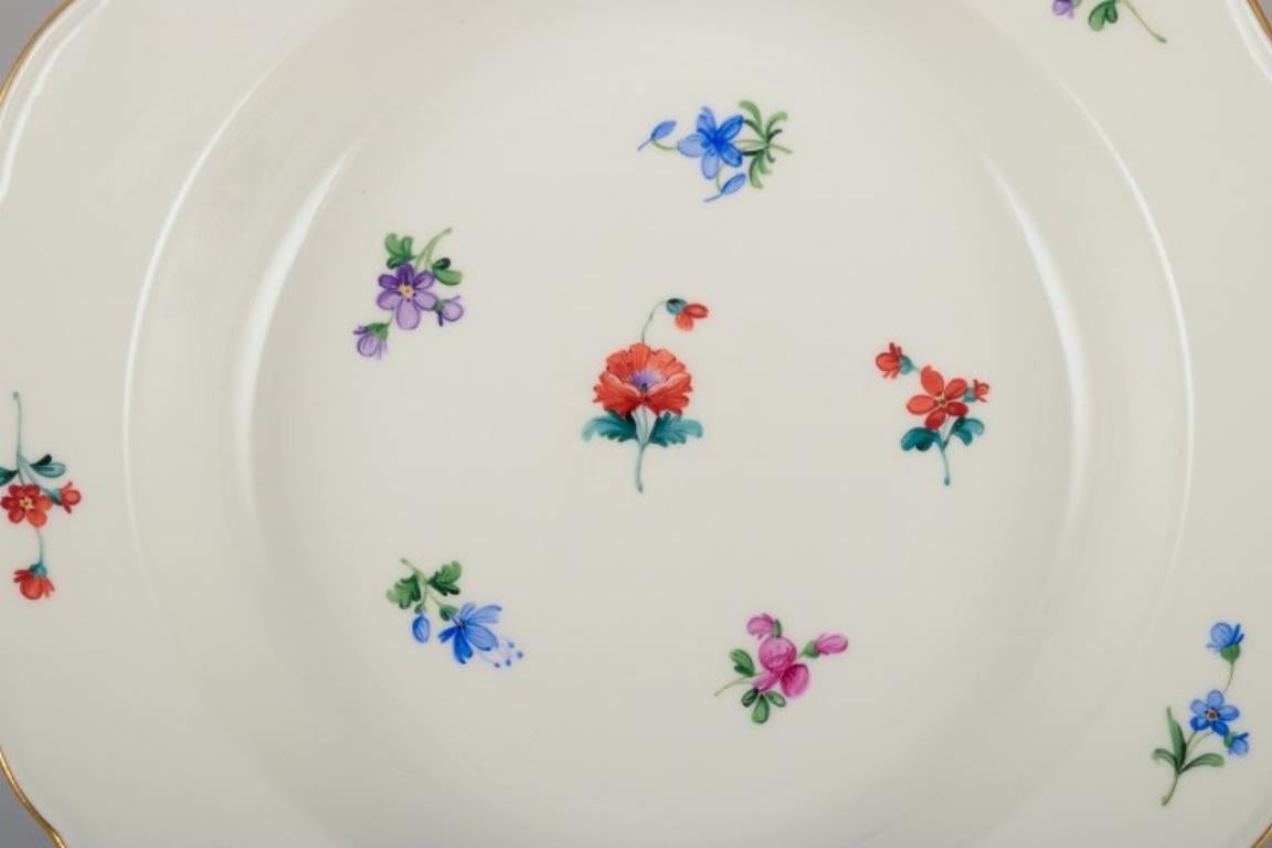 Meissen, Alemania. Cuatro platos hondos de porcelana. Pintado a mano con flores Porcelana en venta
