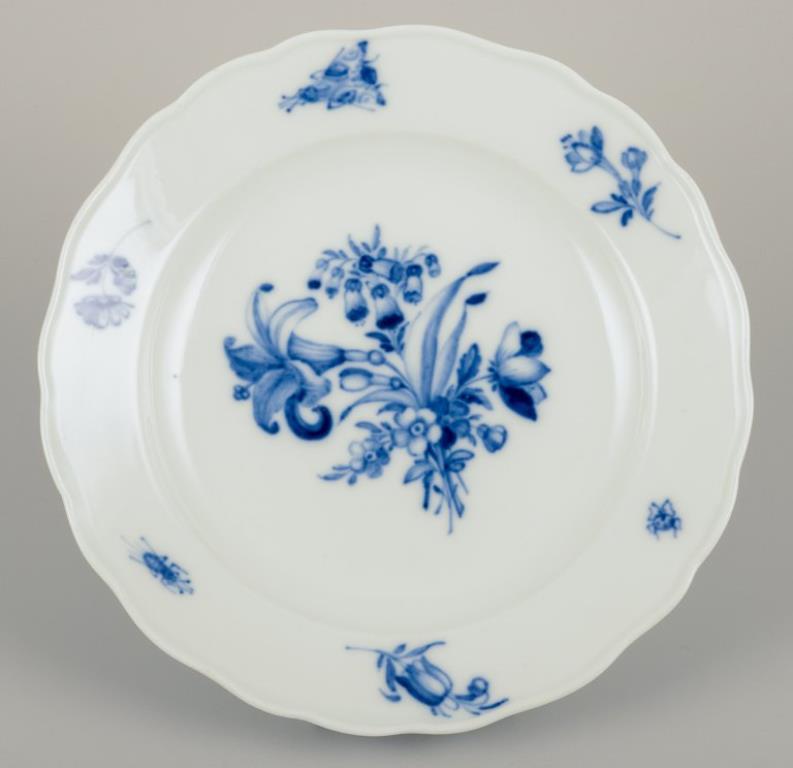 Tedesco Meissen, Germania. Quattro piatti da portata in porcellana. Anni '20/'30 in vendita