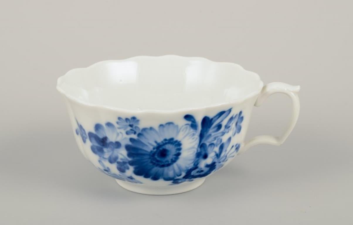 Allemand Meissen, Allemagne. Quatre paires de tasses à thé avec soucoupes en porcelaine en vente