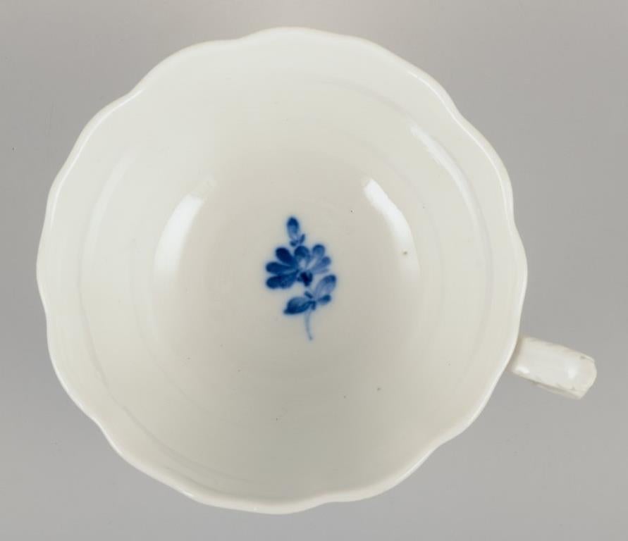Meissen, Allemagne. Quatre paires de tasses à thé avec soucoupes en porcelaine en vente 2