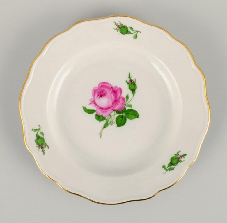 Hand-Painted Meissen, Germany, Four Plates Hand Painted with Flowers and Gold Decoration For Sale