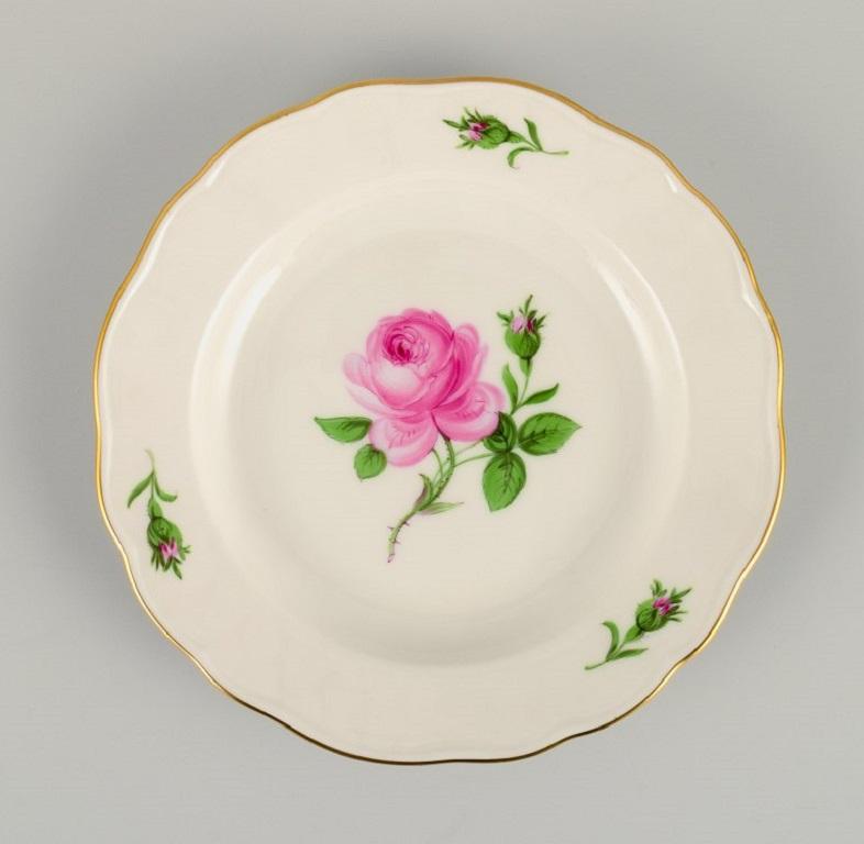 Early 20th Century Meissen, Germany, Four Plates Hand Painted with Flowers and Gold Decoration For Sale