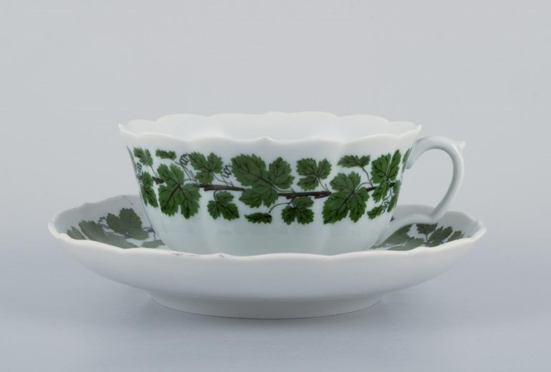 Meissen, Germany, Green Ivy Vine. Set of six tea cups with saucers. In Excellent Condition For Sale In Copenhagen, DK