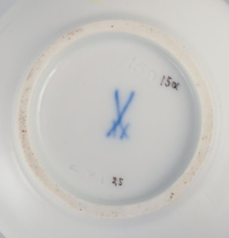 Meissen, Alemania, Vid de hiedra verde, dos tazas de café con platillos y cremera Porcelana en venta