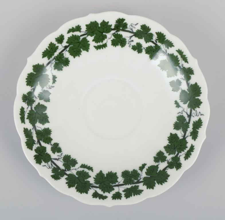 Meissen, Alemania, Vid de hiedra verde, dos grandes tazas de desayuno con platillos. Glaseado en venta
