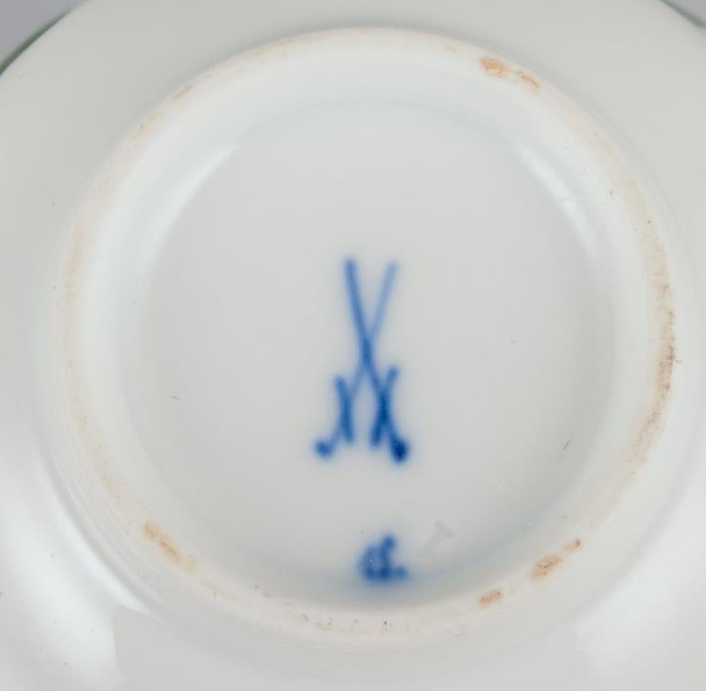 Meissen, Alemania, Vid de hiedra verde, dos grandes tazas de desayuno con platillos. en Excelente estado para la venta en Copenhagen, DK