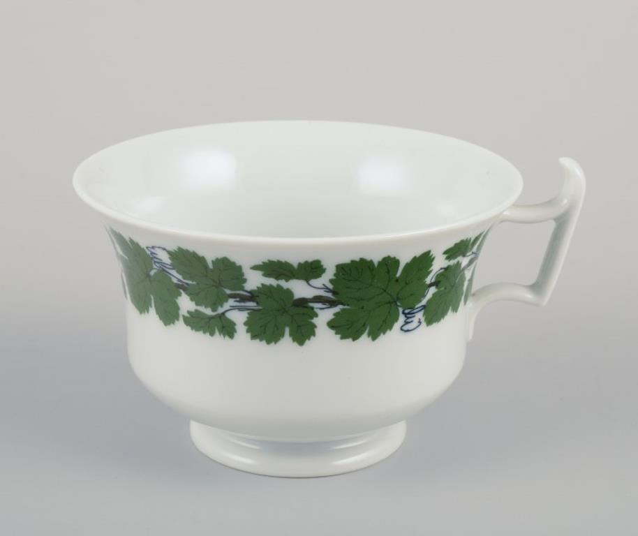 Meissen, Alemania, Vid de hiedra verde, dos grandes tazas de desayuno con platillos. Porcelana en venta