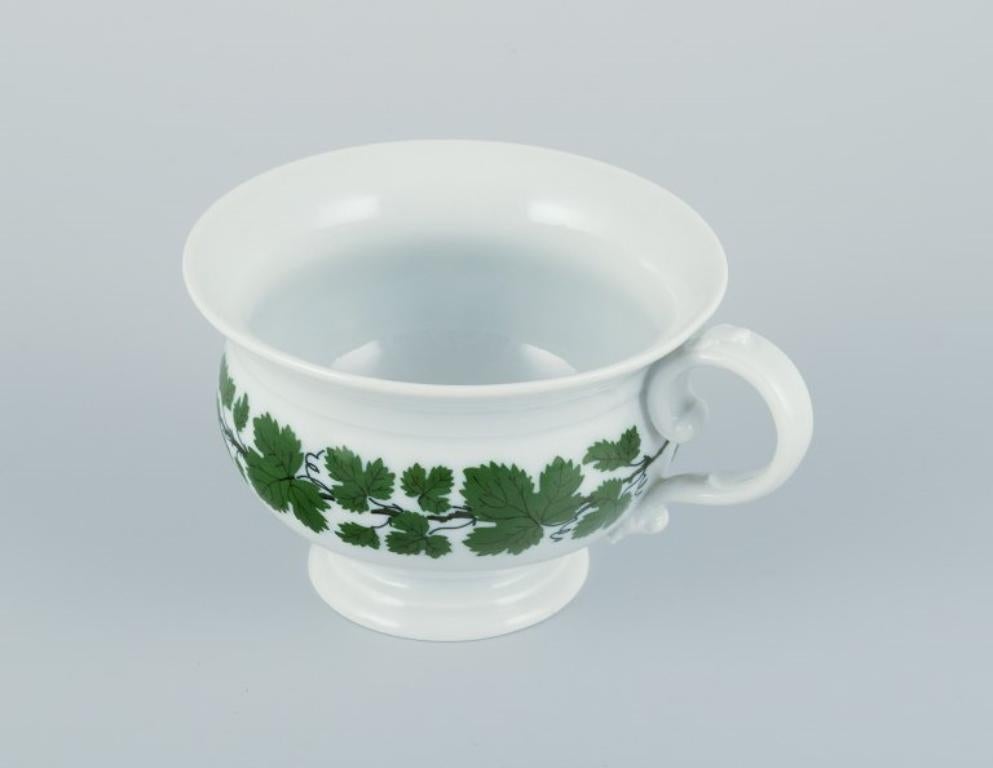 Meissen, Germania, Greene & Greene. Set di quattro grandi tazze e piattini da caffè. In condizioni ottime in vendita a København, Copenhagen