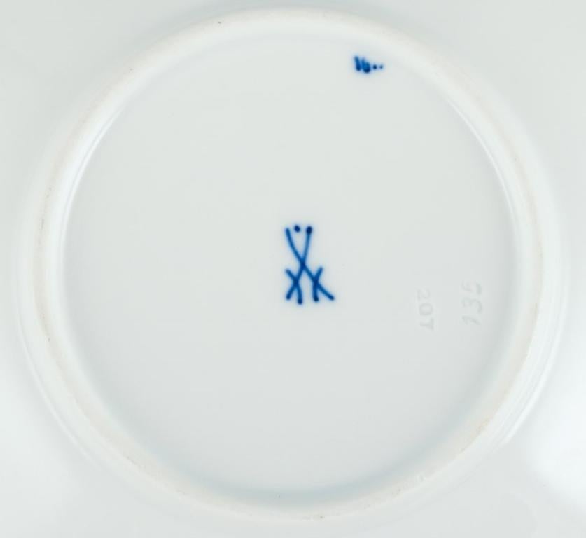 Porcellana Meissen, Germania, Greene & Greene. Set di quattro grandi tazze e piattini da caffè. in vendita