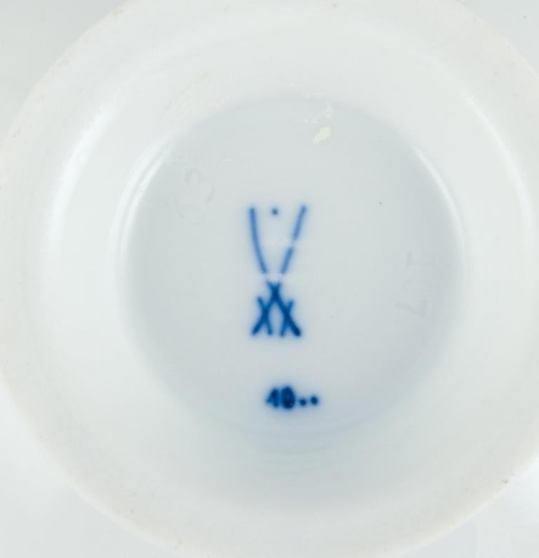 Meissen, Germania, Greene & Greene. Set di quattro grandi tazze e piattini da caffè. in vendita 1
