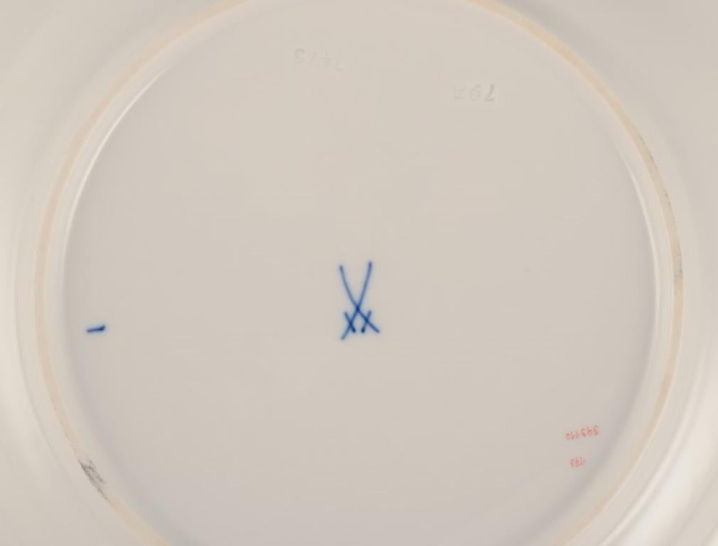 Mid-20th Century Meissen, Germany. Hand-painted dinner plate in porcelain, 1930s For Sale