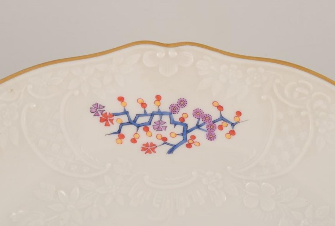 Meissen, Germany. Hand-painted dinner plate with  butterfly and flowers In Excellent Condition For Sale In Copenhagen, DK
