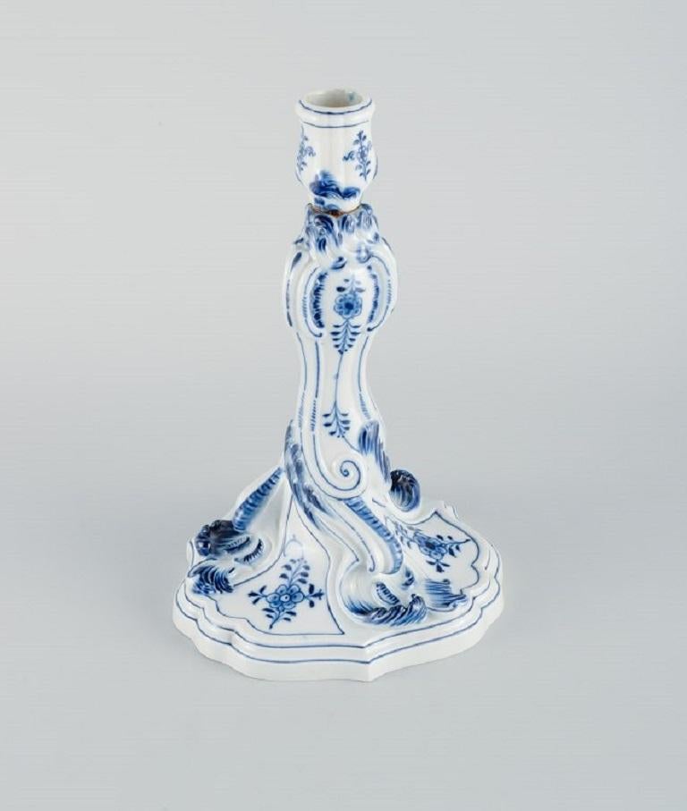 Meissen, Germany. Large antique Blue Onion pattern candlestick.
19th century.
Measures: H 24.5 cm x D 16.0 cm.
In excellent condition.
Second factory quality.
Marked.