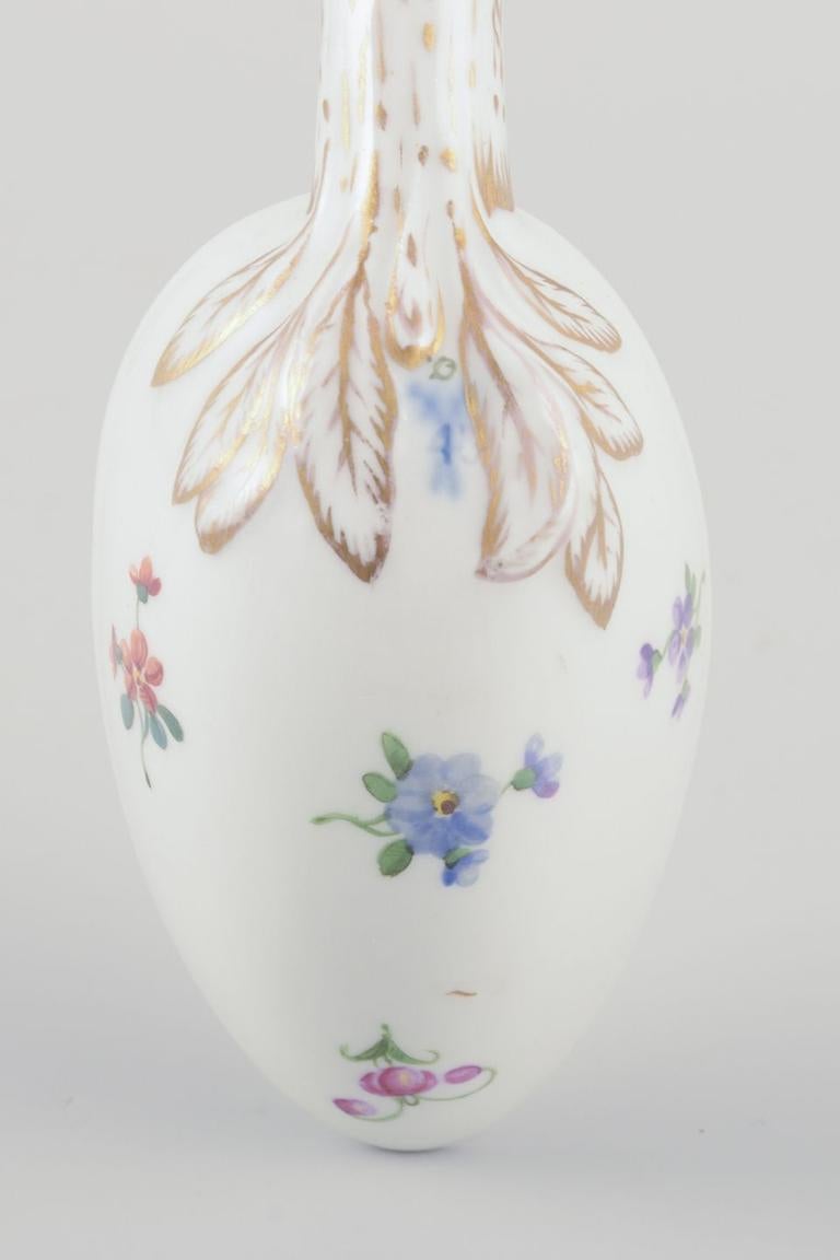 Meissen, Germany. Large antique porcelain spoon. 19th C. For Sale 1