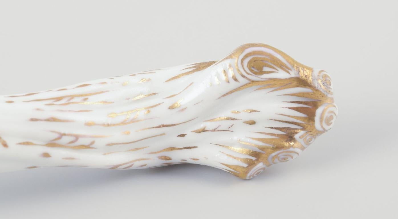 Meissen, Alemania. Gran cuchara antigua de porcelana con motivos florales, S. XIX siglo XIX en venta