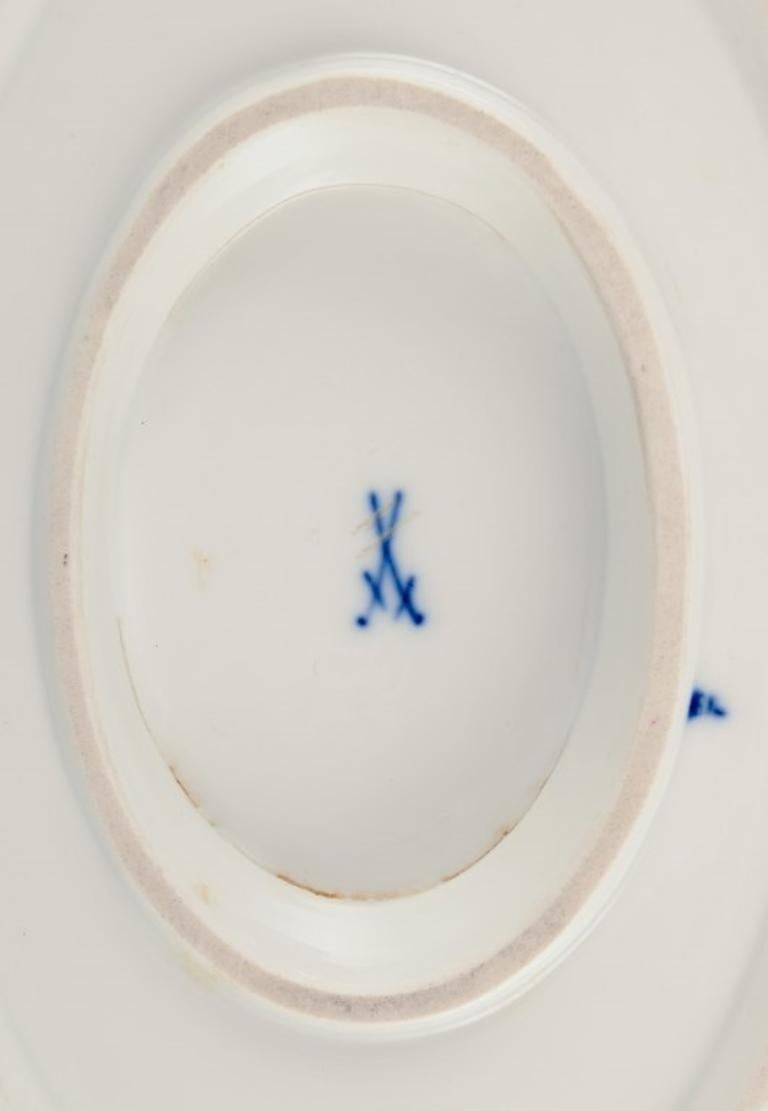 Meissen, Alemania. Salsera grande de porcelana con motivos Blue Onion. siglo XX en venta