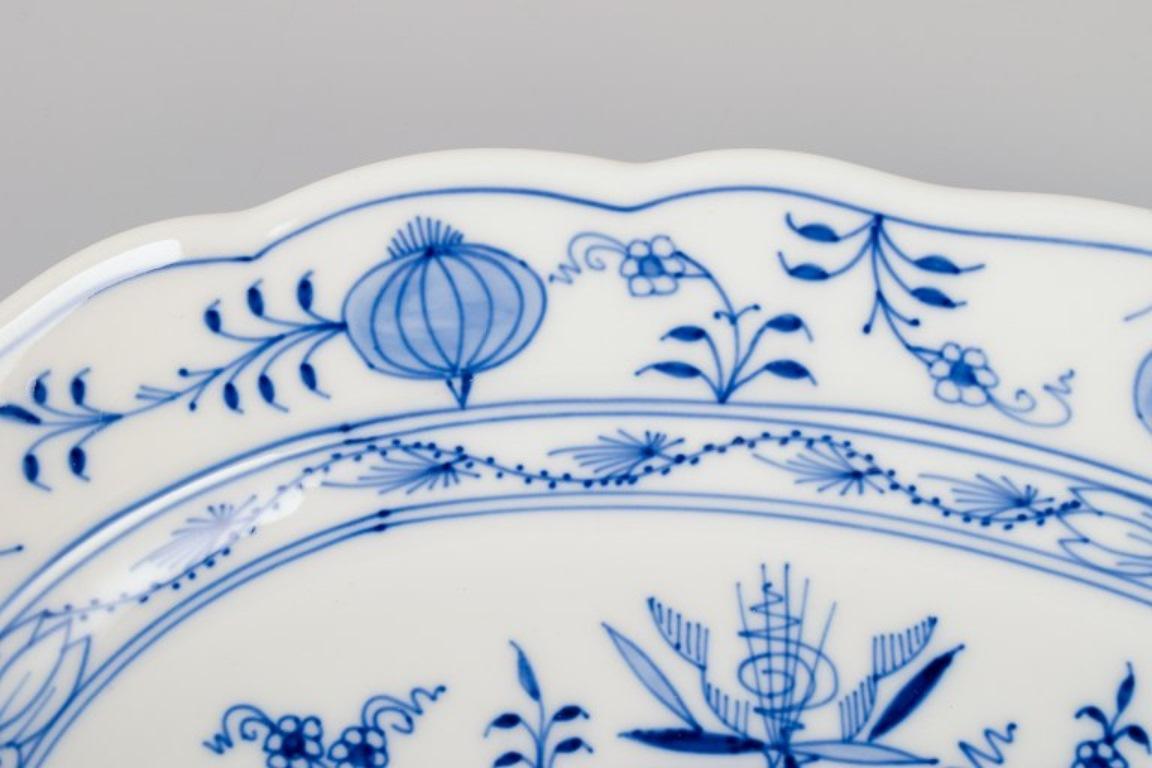 20th Century Meissen, Germany. Large oval Blue Onion pattern serving platter.  For Sale