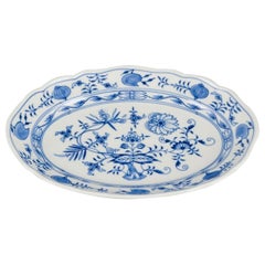 Vintage Meissen, Germany. Large oval Blue Onion serving platter.