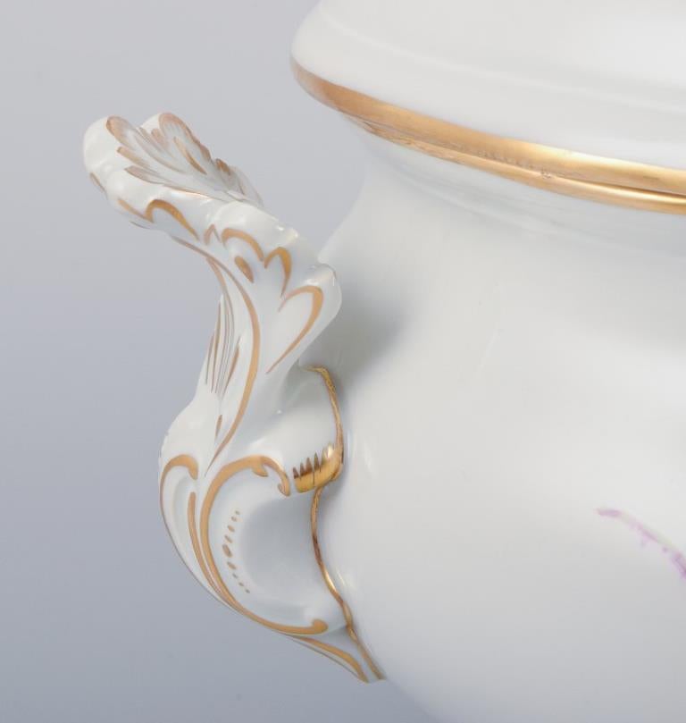 Inizio XX secolo Meissen, Germania, grande zuppiera con coperchio 
