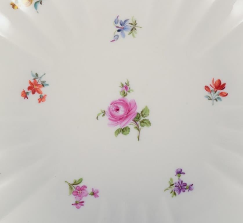 Meissen, Alemania. Gran centro de mesa de porcelana. Aprox. 1900 en Excelente estado para la venta en Copenhagen, DK