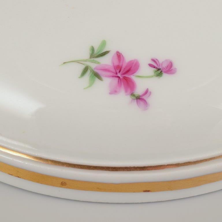 Meissen, Alemania. Gran centro de mesa de porcelana. Aprox. 1900 Porcelana en venta