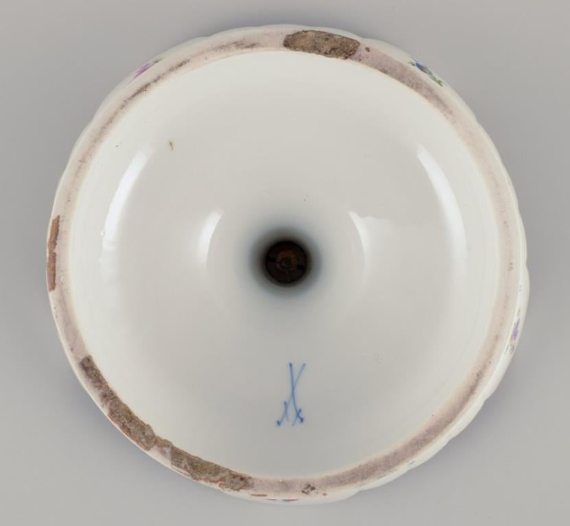 Meissen, Alemania. Gran centro de mesa de porcelana. Aprox. 1900 en venta 2