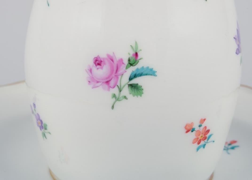 Tedesco Meissen, Germania, vaso di senape con cucchiaio originale. Motivi floreali in vendita