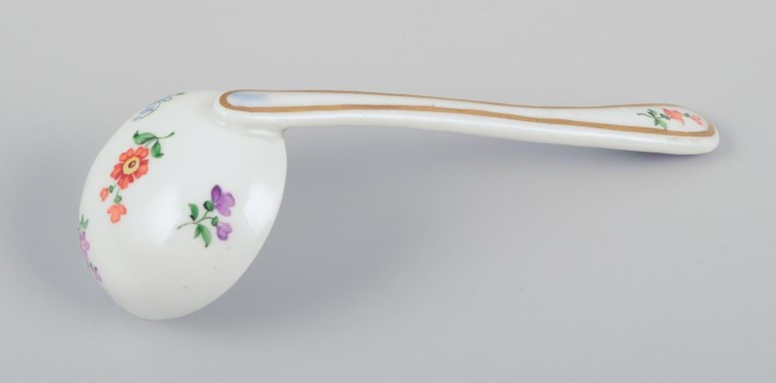 Meissen, Germania, vaso di senape con cucchiaio originale. Motivi floreali in vendita 2