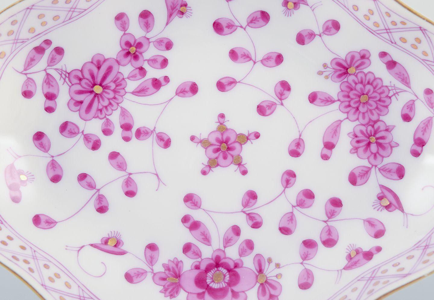 Hand-Painted Meissen, Germany. Pink Indian Flower. Set of five small bowls in porcelain. For Sale