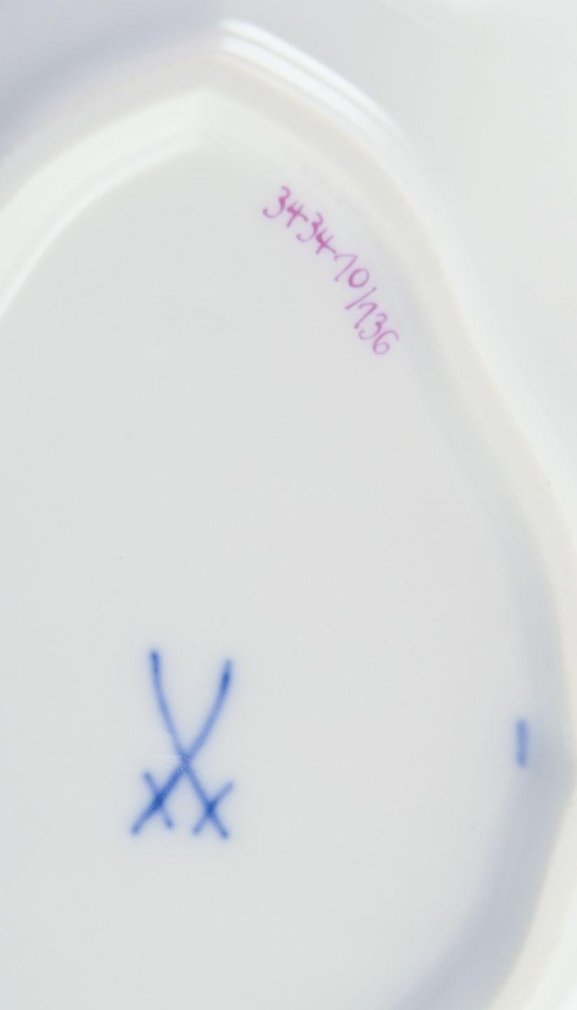 Porcelain Meissen, Germany. Pink Indian Flower. Set of five small bowls in porcelain. For Sale