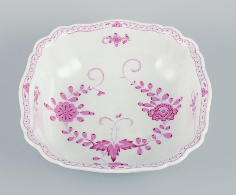 Meissen, Germany, Pink Indian, square bowl in porcelain.
Approx. 1900.
Marked.
Third factory quality.
In excellent condition with no signs of use.
Dimensions: D 22.5 x H 6.5 cm.