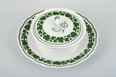 Meissen, Germany. Porcelain butter dish with lid. Vine-Leaf Pattern.