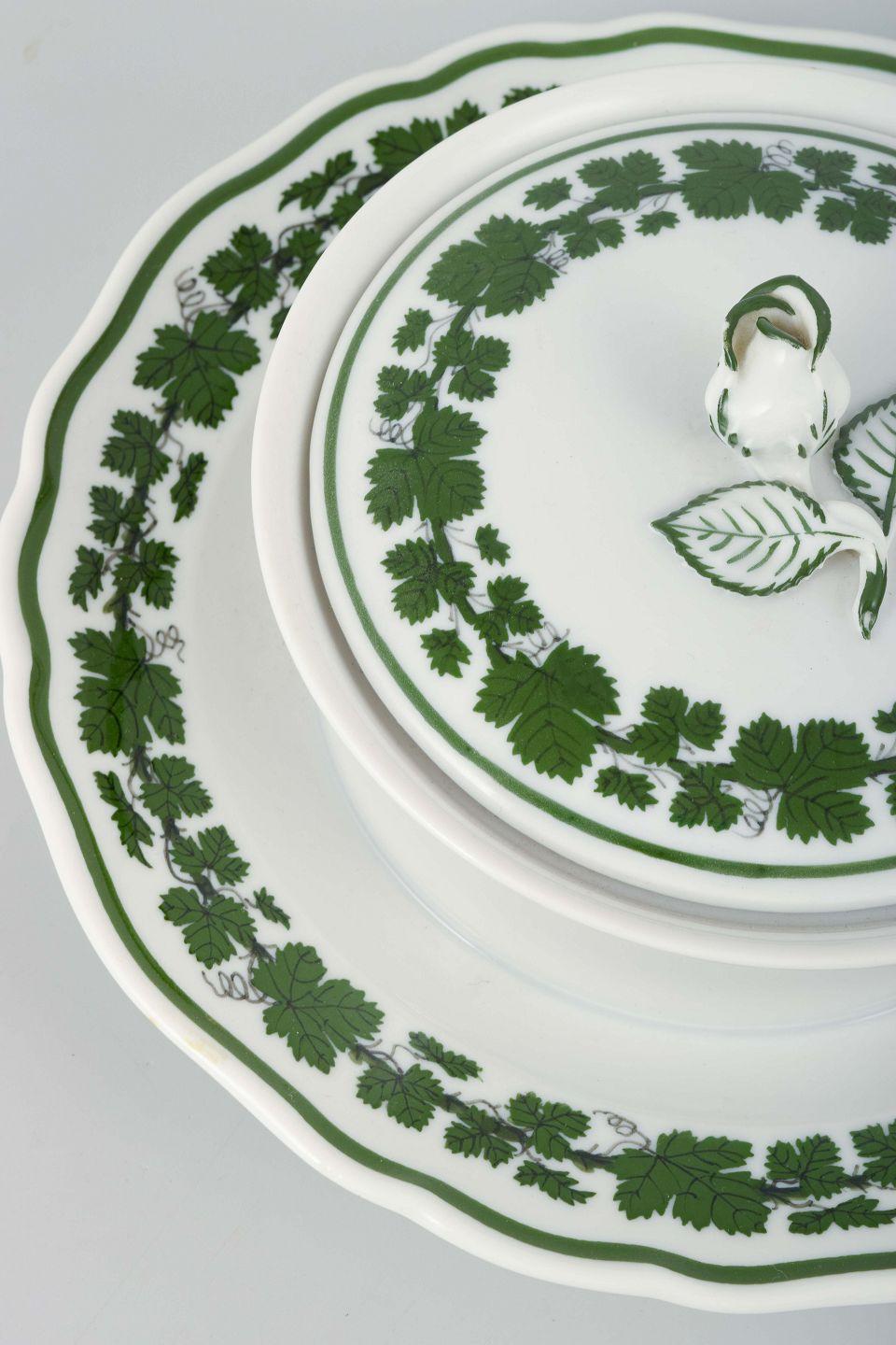 Glazed Meissen, Germany. Porcelain butter dish with lid. Vine-Leaf Pattern. For Sale