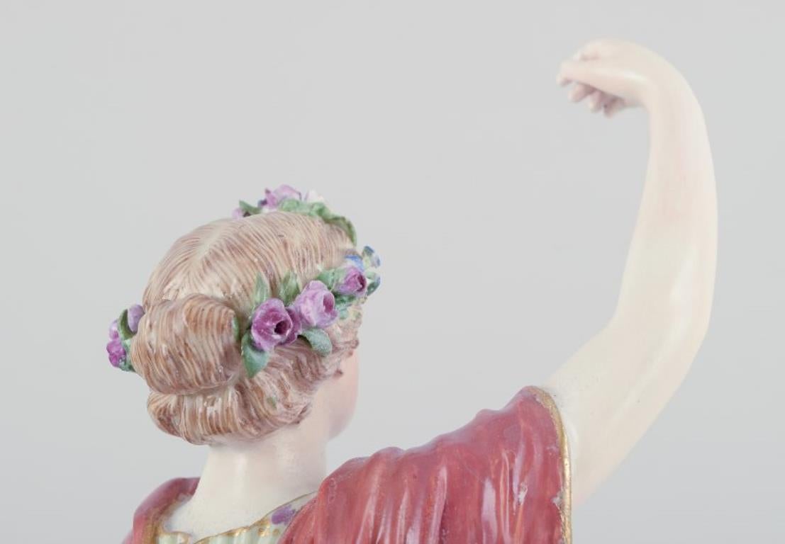 Meissen, Germany. Porcelain figure of Flora with flower wreath in hair. In Excellent Condition For Sale In Copenhagen, DK