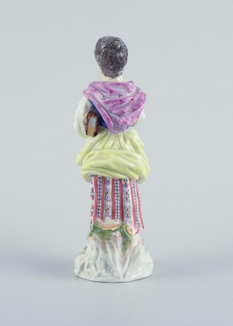 Meissen, Germany, Porcelain Figure, Young Woman with a Book, Early 20th C In Excellent Condition For Sale In Copenhagen, DK