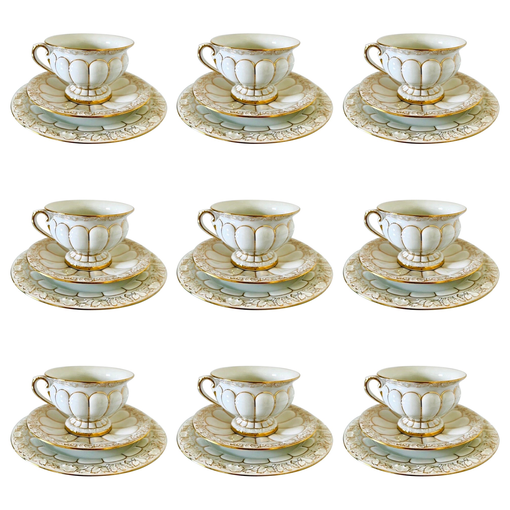 Meissener Porzellan Gold Barockbecher, Untertassen und Dessertteller 40 Teile