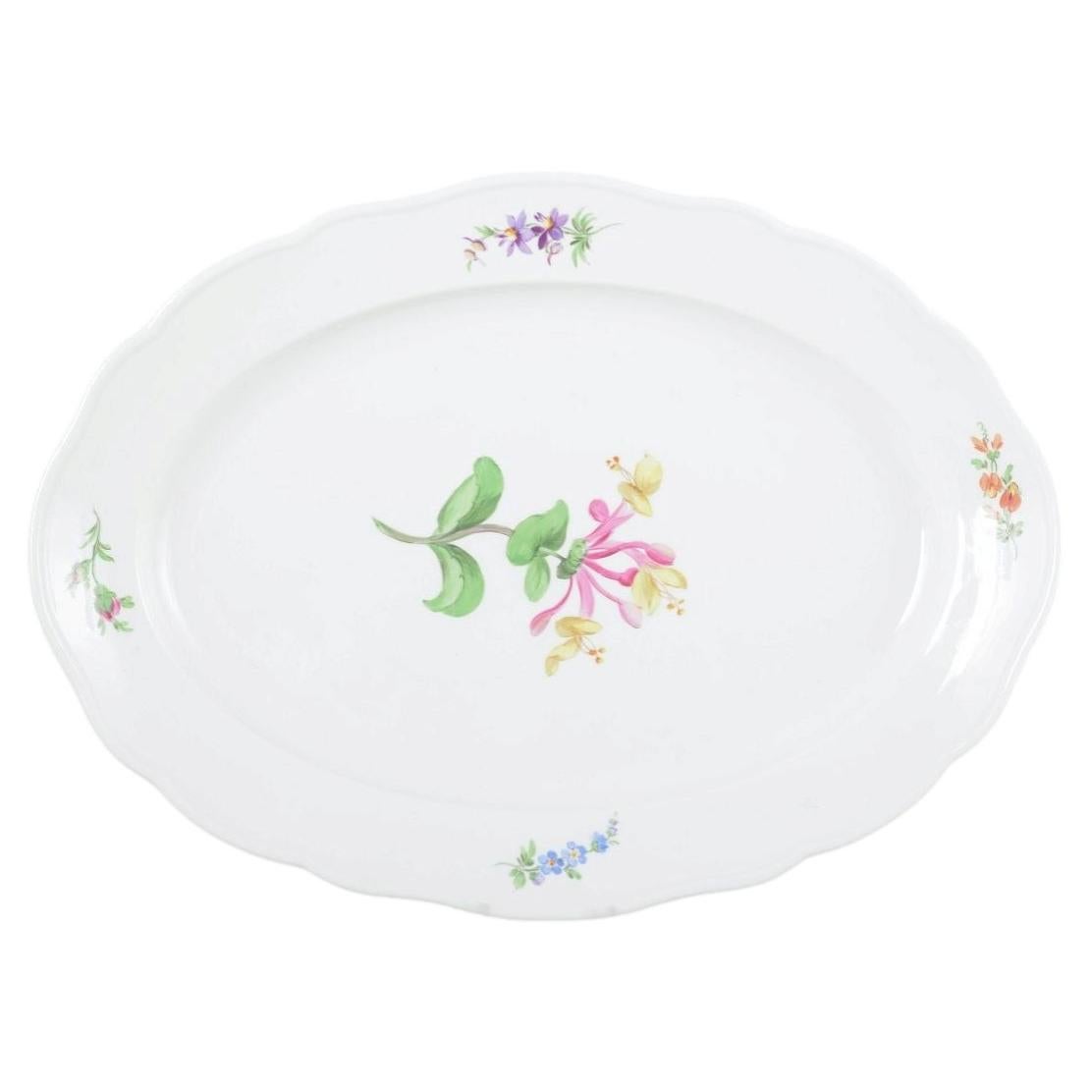 Meissen, Germany. Porcelain serving dish with floral decoration. Ca. 1930s