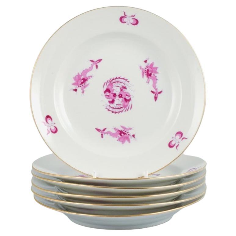 Meissen, Germany, Rich Court Dragon, Set of Six Plates in Purple, circa 1920 For Sale
