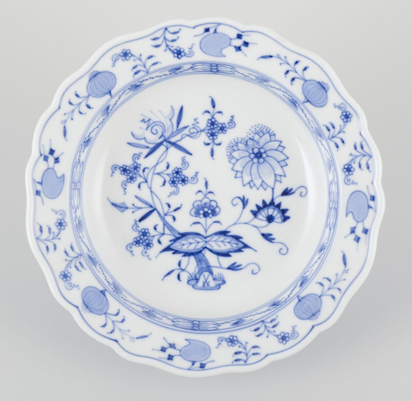 20th Century Meissen, Germany. Set of five small Blue Onion pattern porcelain plates. For Sale
