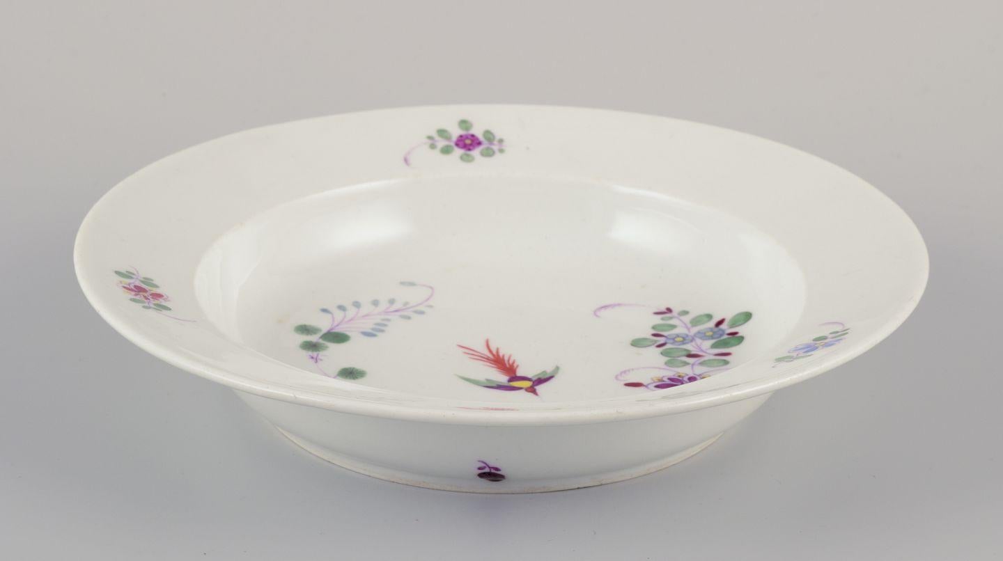 Meissen, Germany. Set of four antique porcelain soup plates. 19th C. For Sale 1