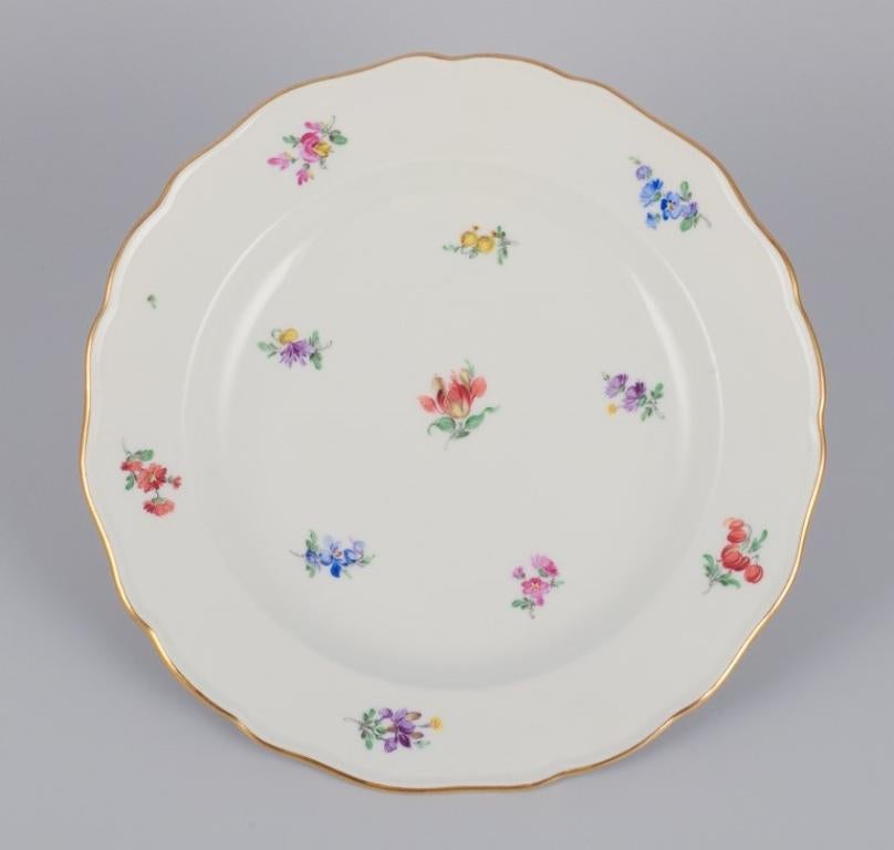 Meissen, Germany. Set of four dinner plates in porcelain. Early 20th C. In Excellent Condition For Sale In Copenhagen, DK