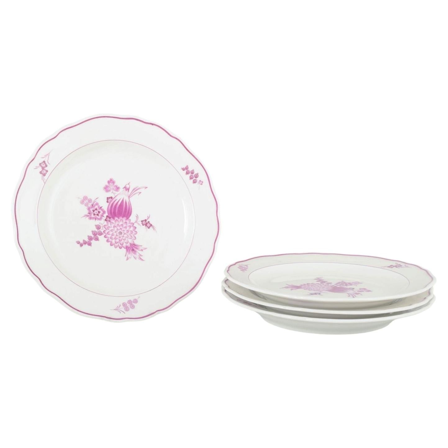 Meissen, Germany. Set of four porcelain lunch plates with lilac floral motif. For Sale