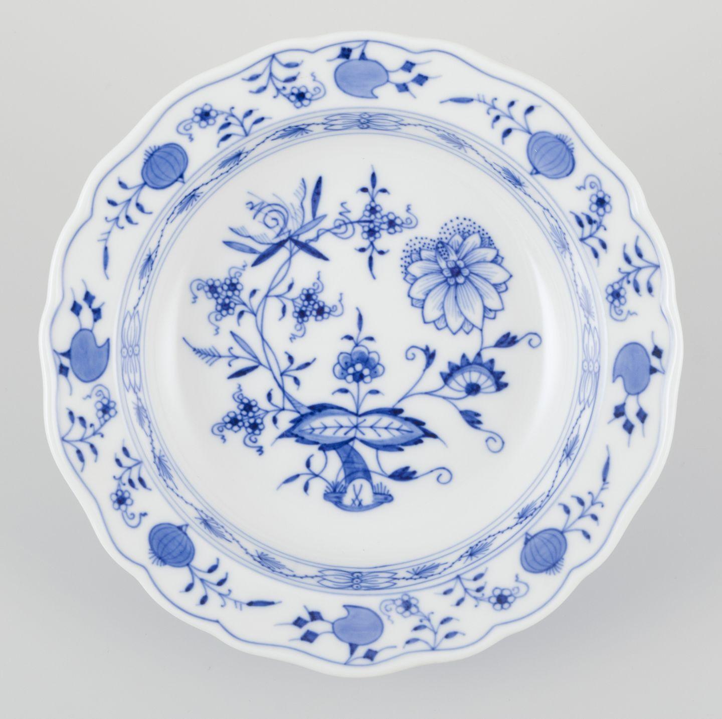 PRE-OWNED GOODS ARE EXEMPT FROM IMPORT TARIFFS FOR U.S., UK, AUSTRALIAN & CANADIAN CUSTOMERS.   
THEREFORE, NO IMPORT TARIFFS WILL BE APPLICABLE TO YOUR PURCHASE. 

Meissen, Germany. A set of four small Blue Onion pattern porcelain