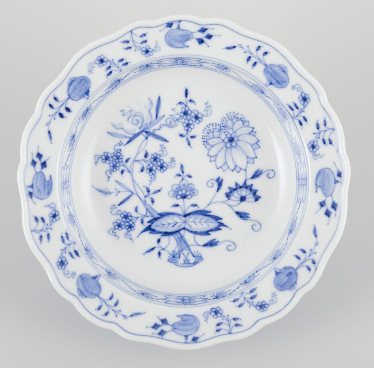 20th Century Meissen, Germany. Set of four small Blue Onion pattern porcelain plates. For Sale