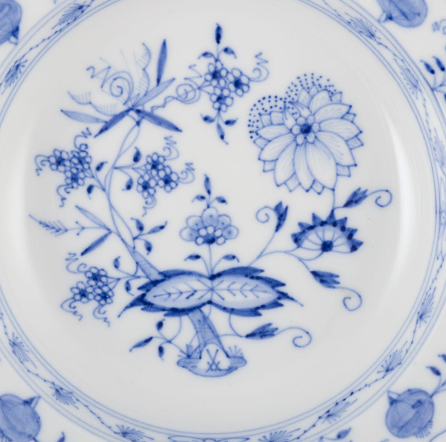 Porcelain Meissen, Germany. Set of four small Blue Onion pattern porcelain plates. For Sale