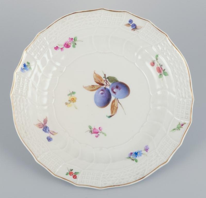 19th Century Meissen, Germany. Set of six antique deep porcelain dinner plates. For Sale