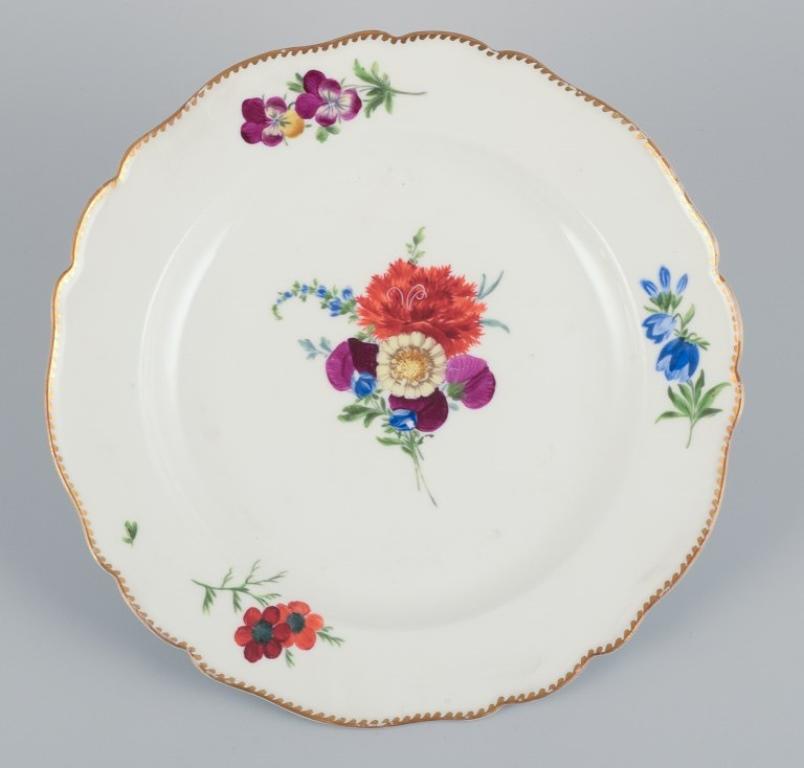 Hand-Painted Meissen, Germany. Set of six antique porcelain dinner plates. Ca 1800 For Sale
