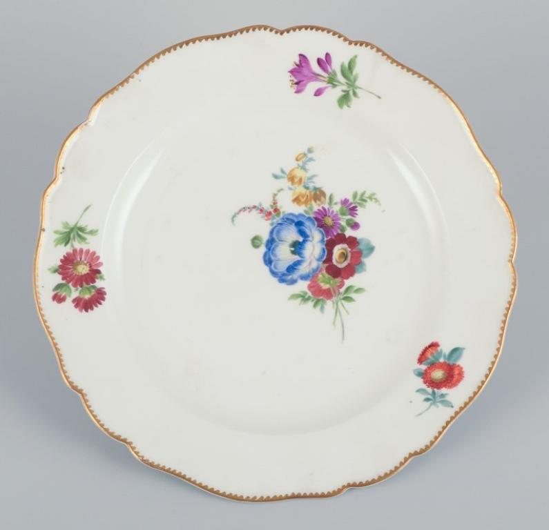 Meissen, Germany. Set of six antique porcelain dinner plates. Ca 1800 For Sale 1