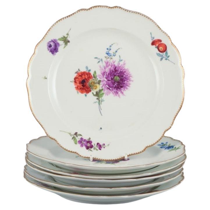 Meissen, Germany. Set of six antique porcelain dinner plates. Ca 1800 For Sale