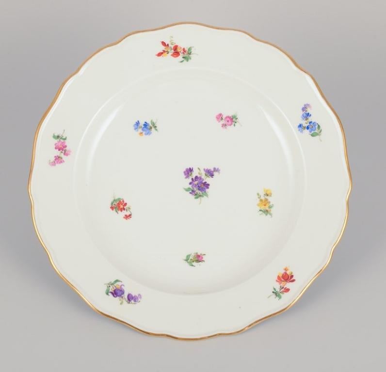 Hand-Painted Meissen, Germany. Set of six dinner plates in porcelain. Early 20th C. For Sale